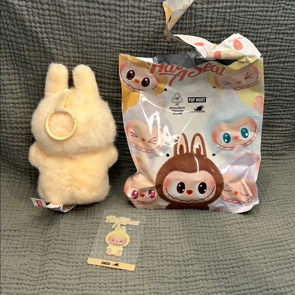 Pop Mart Labubu Have A Seat- SISI yellow NEW - Picture 3 of 6